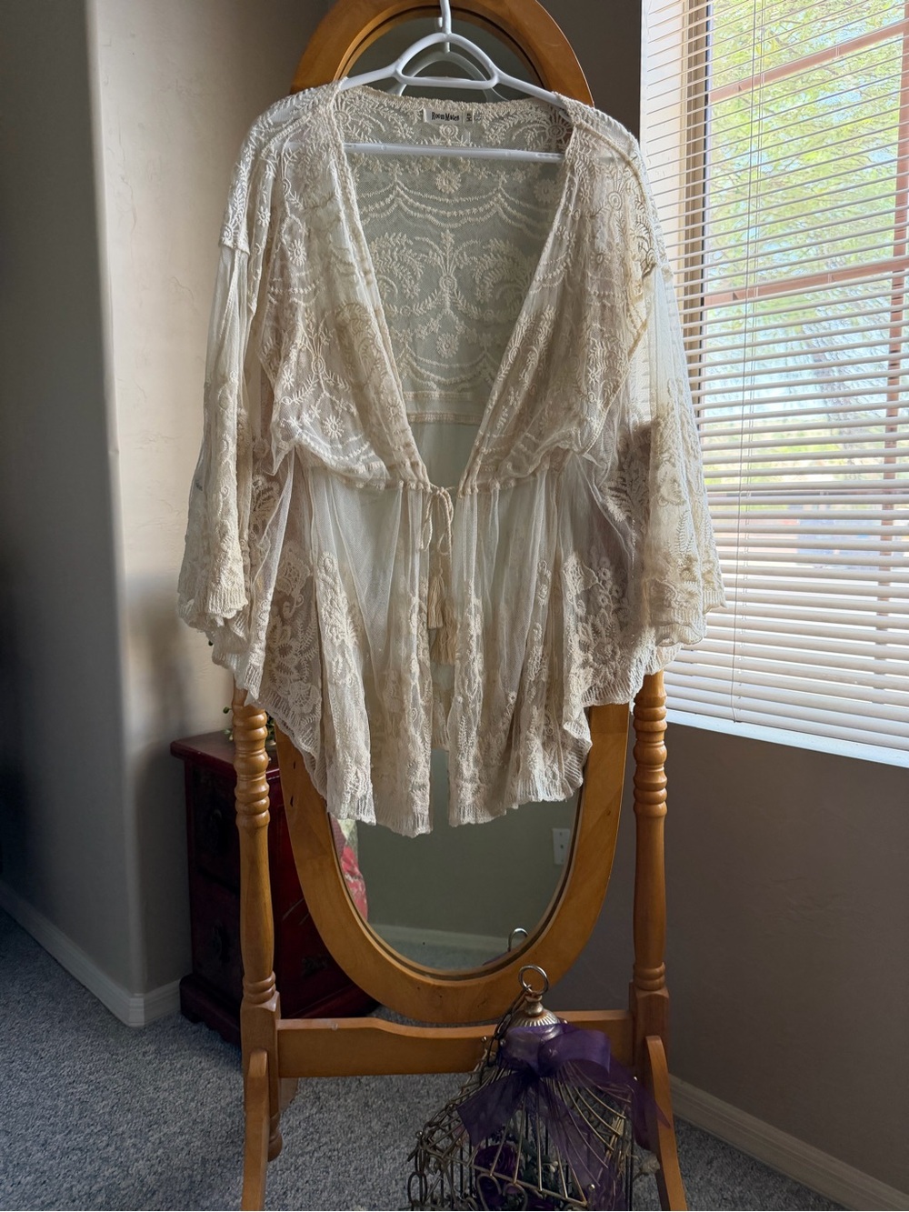 Roommates Lace Kimono Robe in Cream